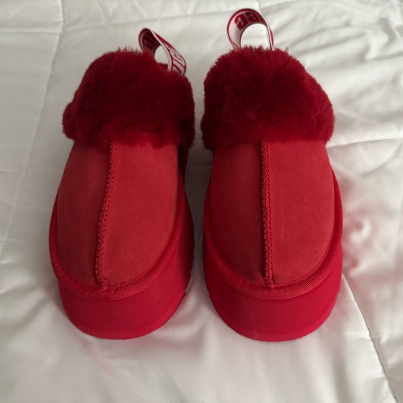 NWT LIMITED EDITION RED UGG Funkette Platform Slippers - Picture 1 of 6
